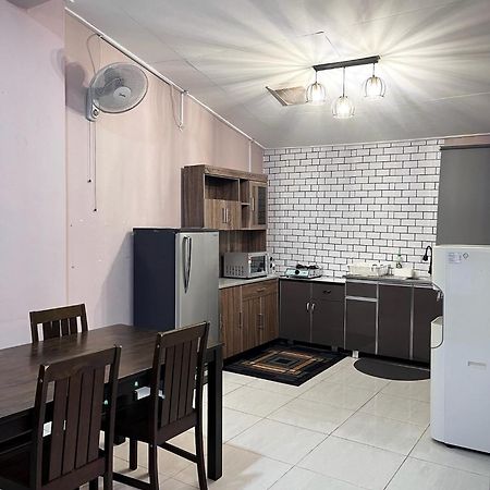 Aina Guest House コタバル エクステリア 写真