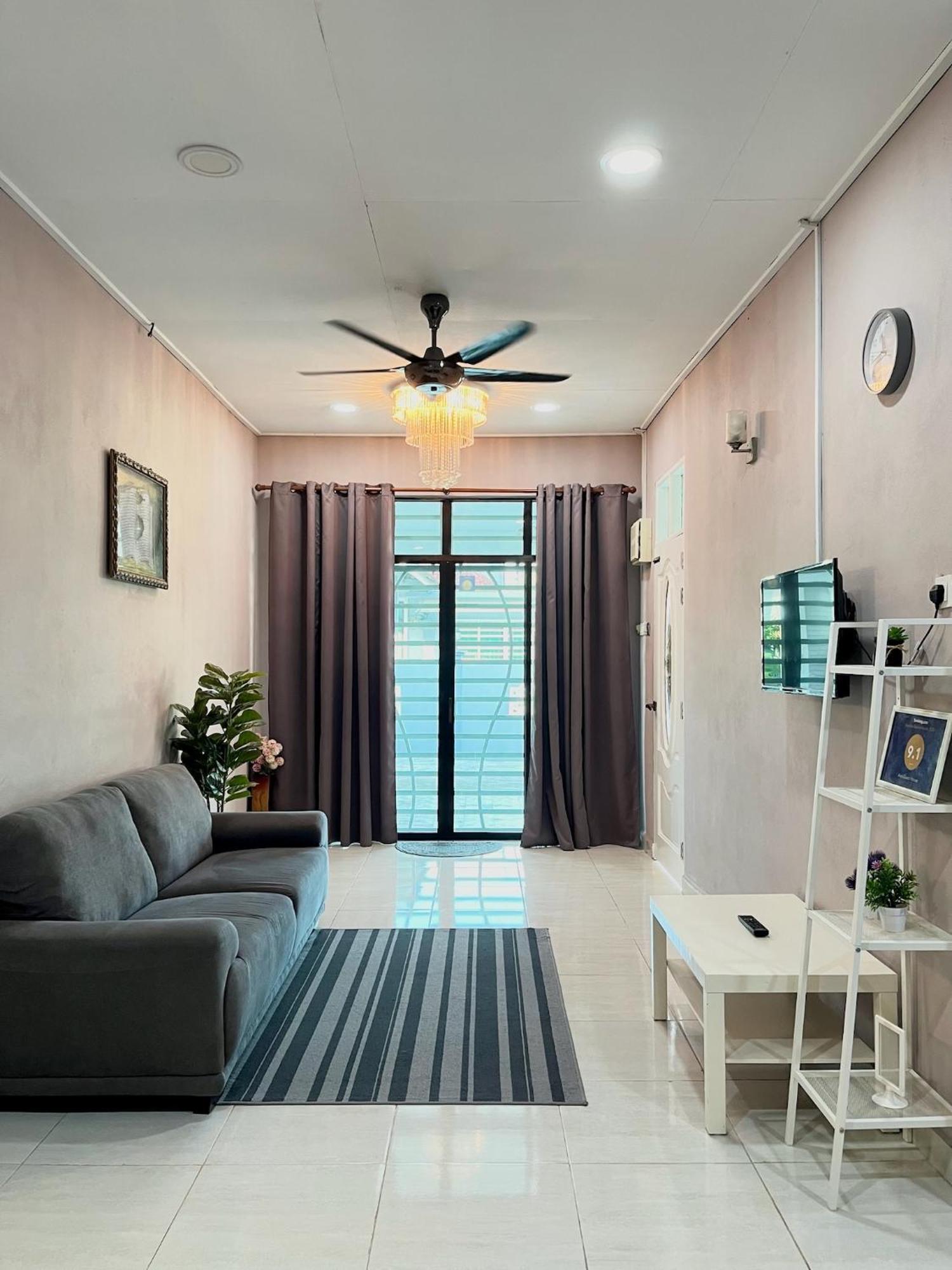 Aina Guest House コタバル エクステリア 写真